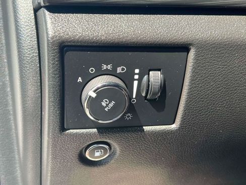 Used 2019 Jeep Grand Cherokee Altitude AWD/4WD image 24