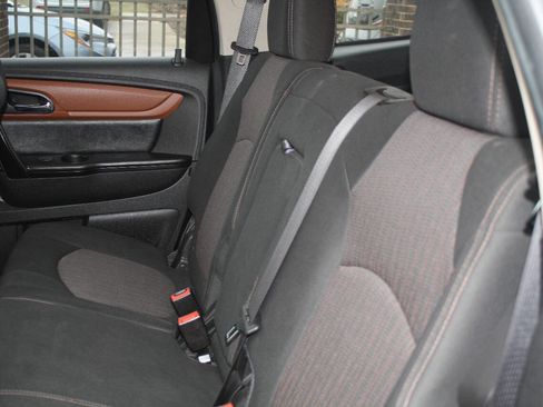 Used 2016 Chevrolet Traverse LT image 8