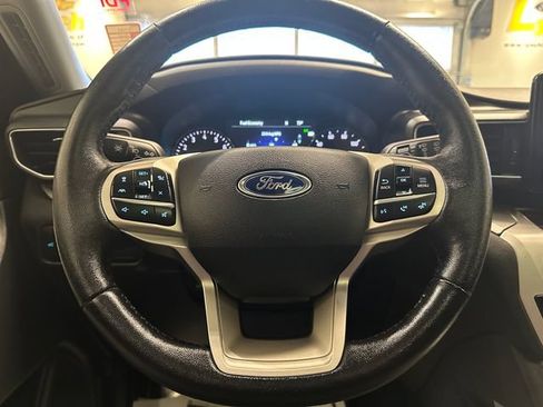 Used 2021 Ford Explorer XLT w/ Equipment Group 202A AWD/4WD image 10