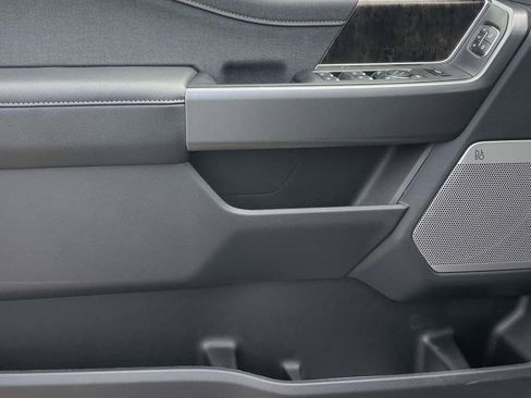 New 2026 Ford F250 Lariat w/ Black Appearance Package image 15