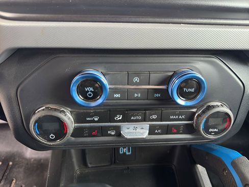 Used 2023 Ford Bronco Black Diamond w/ Sasquatch Package AWD/4WD image 24
