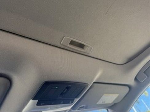 Used 2021 Nissan Sentra SR w/ SR Premium Package image 11