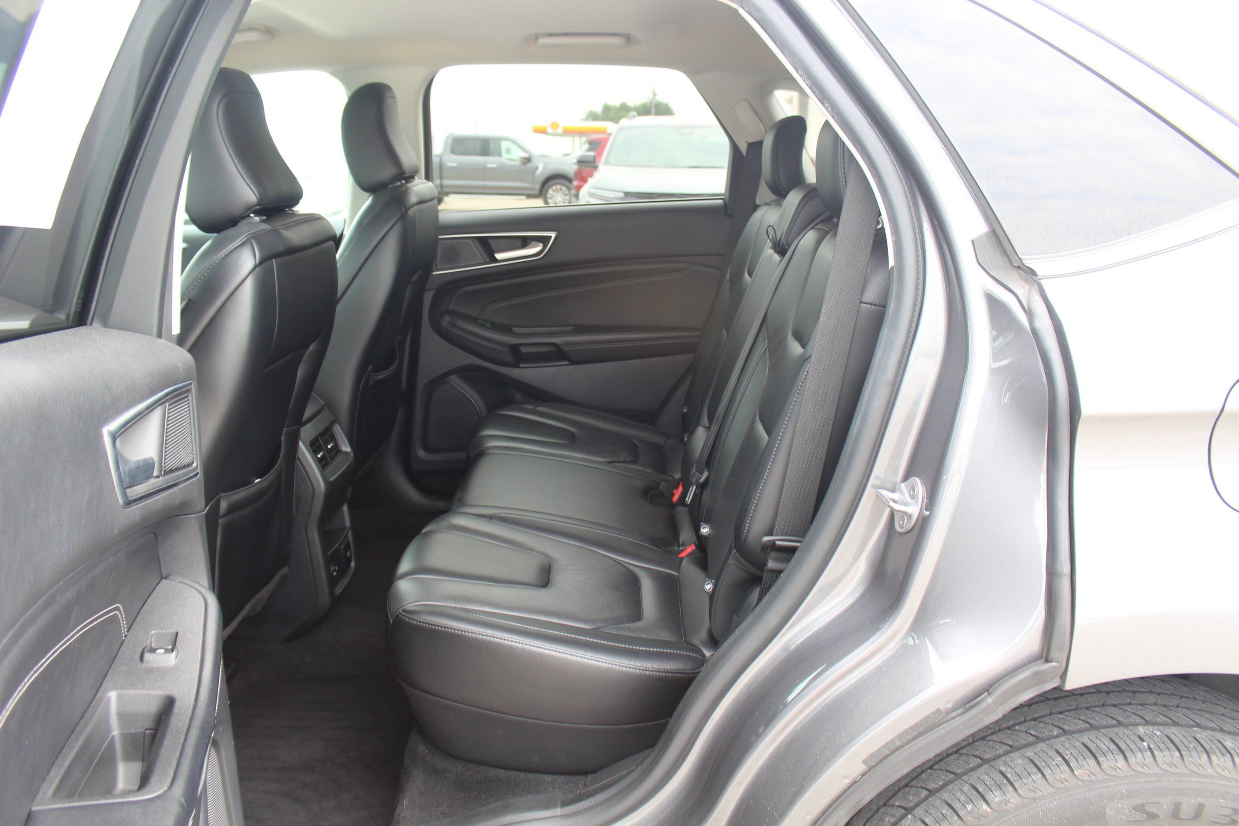 Used 2022 Ford Edge Titanium AWD/4WD image 20