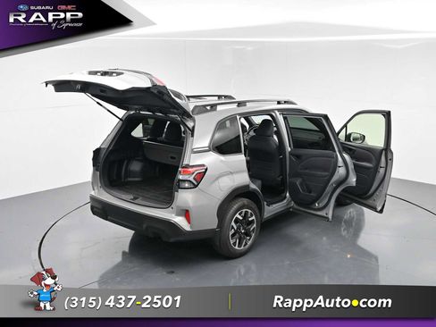 Used 2025 Subaru Forester Premium AWD/4WD image 35