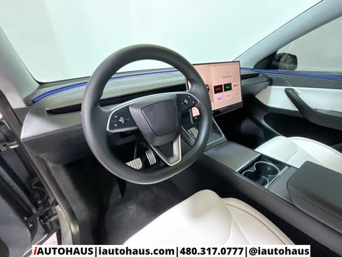 Used 2026 Tesla Model Y Performance AWD/4WD image 16