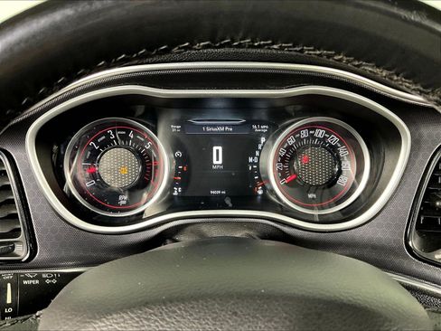 Used 2016 Dodge Challenger R/T Scat Pack RWD image 12