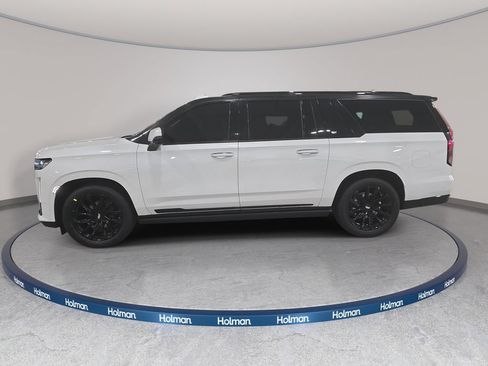 Used 2023 Cadillac Escalade ESV Sport w/ LPO, ONYX Package AWD/4WD image 9