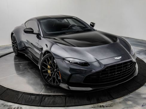 Used 2023 Aston Martin V12 Vantage RWD image 29
