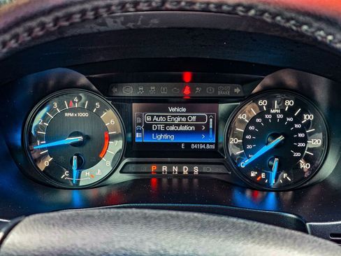 Used 2018 Ford Explorer XLT FWD image 25