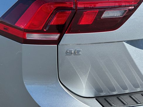 Certified 2022 Volkswagen Tiguan SE R-Line image 28