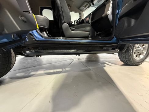 Used 2013 Toyota FJ Cruiser 4WD w/ Convenience Pkg image 33