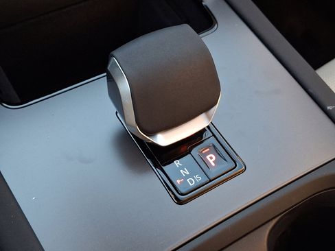 New 2025 Land Rover Discovery Sport S image 13