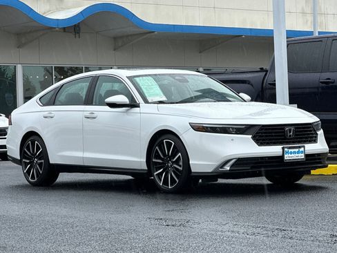 Used 2025 Honda Accord Touring image 7
