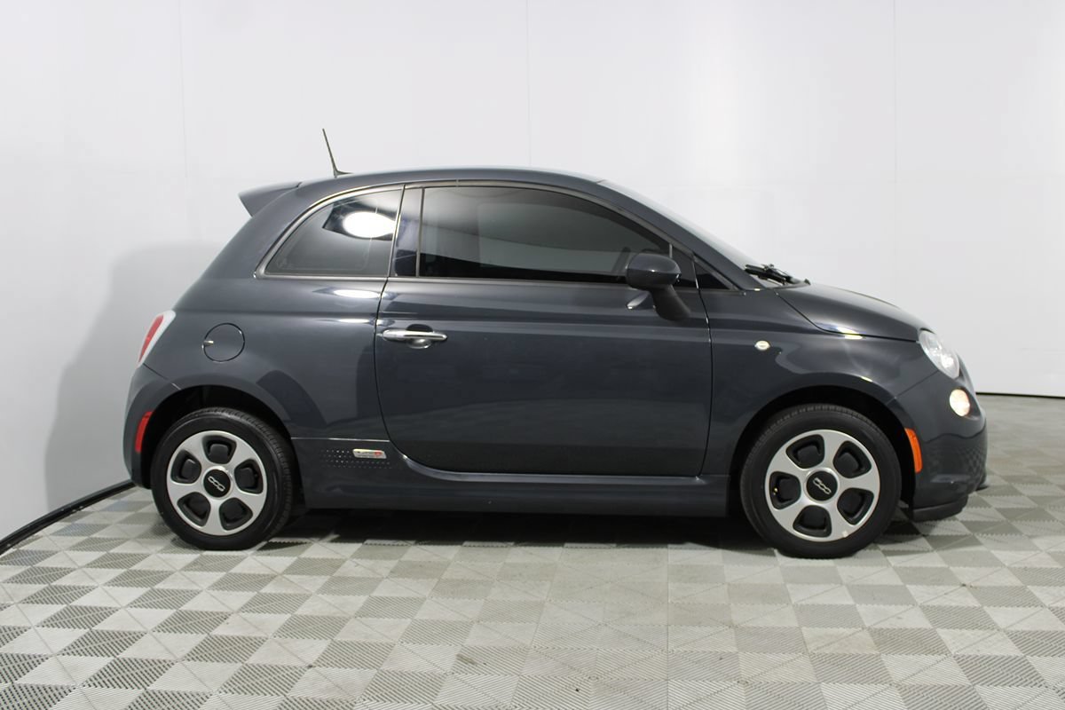Used 2018 FIAT 500 e FWD image 40