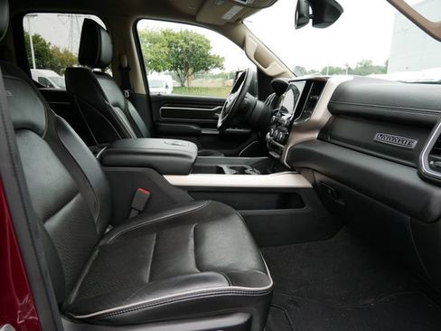 Used 2019 RAM 1500 Laramie AWD/4WD image 16
