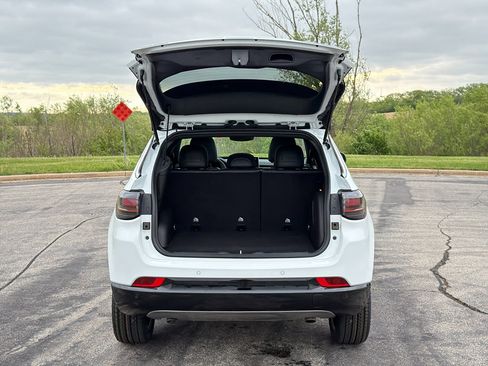 Used 2024 Jeep Compass Limited w/ Elite Group AWD/4WD image 41