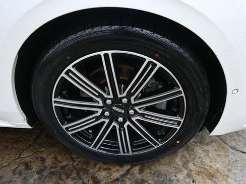 Used 2017 Lincoln Continental Reserve w/ Technology Package image 11