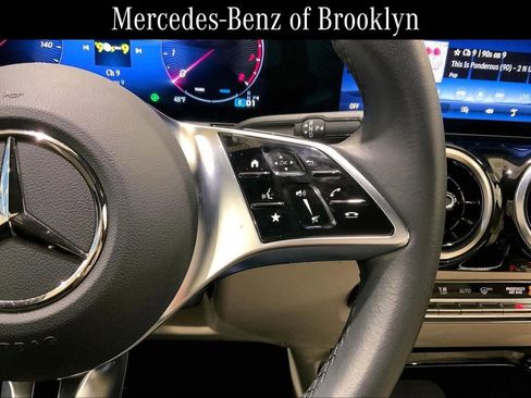 Certified 2025 Mercedes-Benz GLA 250 4MATIC image 24