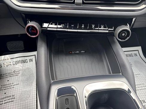 New 2025 Chevrolet Equinox EV RS FWD image 23