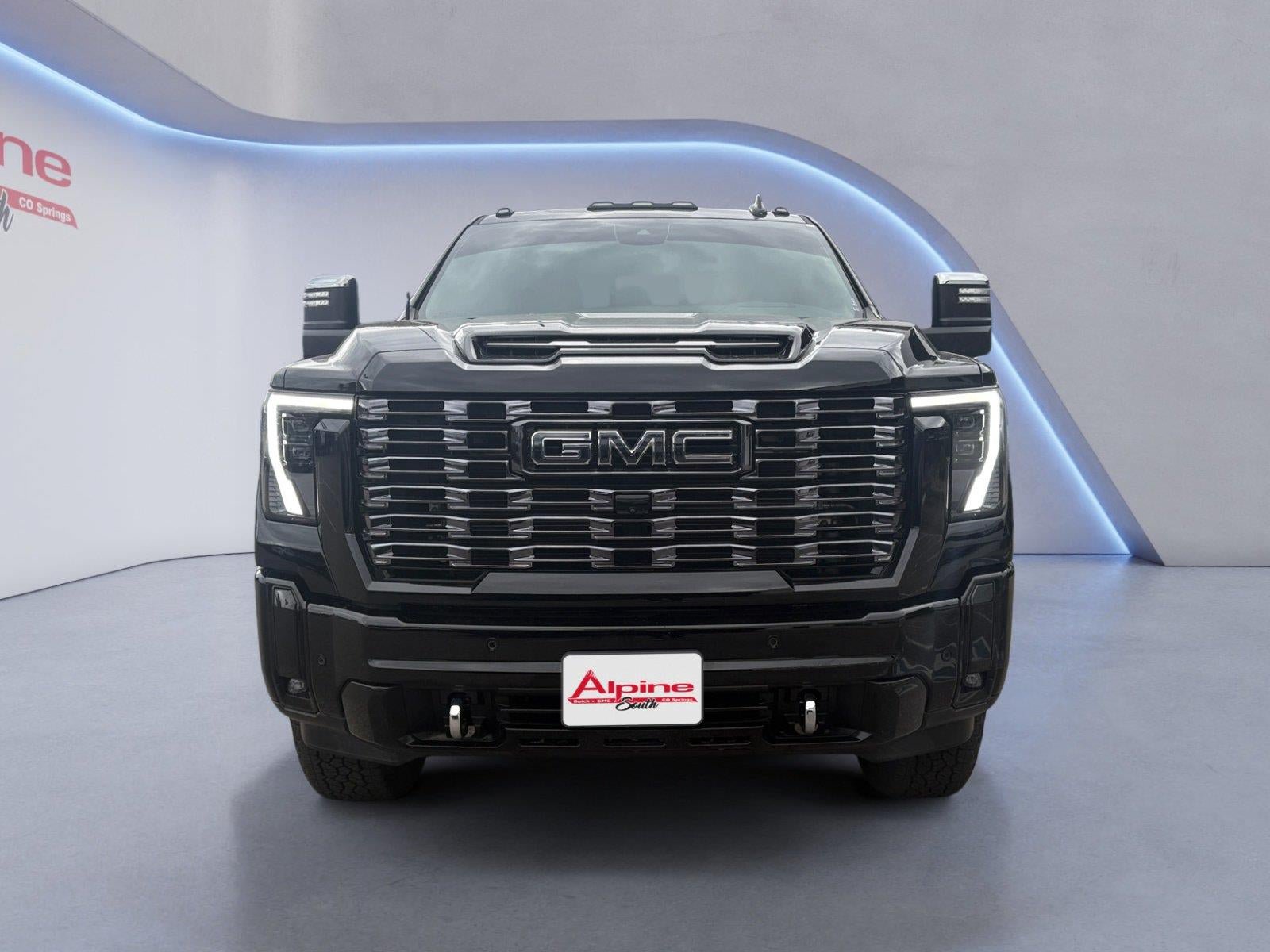 Used 2026 GMC Sierra 2500 Denali Ultimate w/ LPO, Black Badging Package AWD/4WD image 8