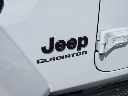 Certified 2020 Jeep Gladiator Sport w/ Quick Order Package 24S AWD/4WD image 44