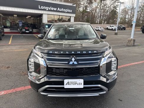 New 2026 Mitsubishi Outlander SE FWD image 3