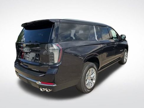 New 2025 Chevrolet Suburban Premier image 5