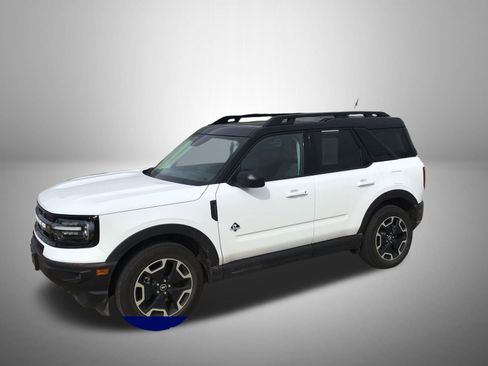 Used 2024 Ford Bronco Sport Outer Banks w/ Tech Package AWD/4WD image 2