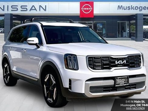 Used 2025 Kia Telluride S AWD/4WD image 1