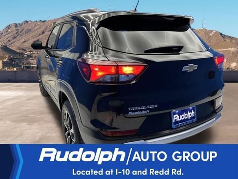 Used 2025 Chevrolet TrailBlazer LT image 3