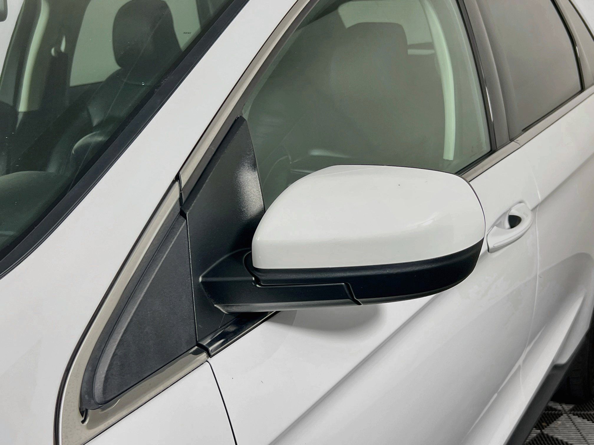 Used 2024 Ford Edge SEL AWD/4WD image 12