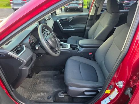 Used 2021 Toyota RAV4 LE AWD/4WD image 15