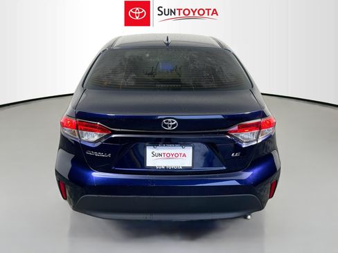 Used 2025 Toyota Corolla LE FWD image 5
