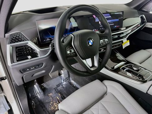Used 2026 BMW X5 sDrive40i w/ Premium Package RWD image 9
