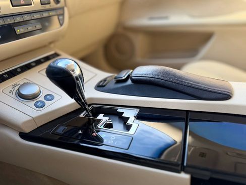 Used 2013 Lexus ES 300h w/ Luxury Pkg FWD image 27