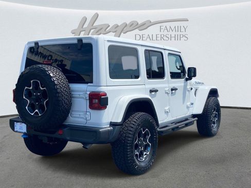 Used 2022 Jeep Wrangler Unlimited Rubicon 4xe w/ Cold Weather Group AWD/4WD image 3