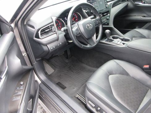 Used 2021 Toyota Camry XSE image 11