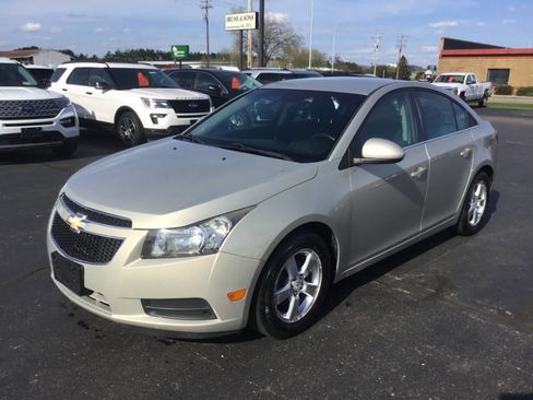 Used 2012 Chevrolet Cruze LT FWD image 1