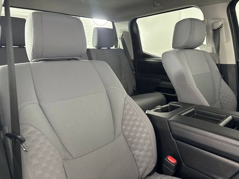 Used 2022 Toyota Tundra SR5 w/ SR5 Convenience Package AWD/4WD image 28