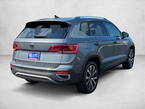 Used 2023 Volkswagen Taos SE FWD image 8