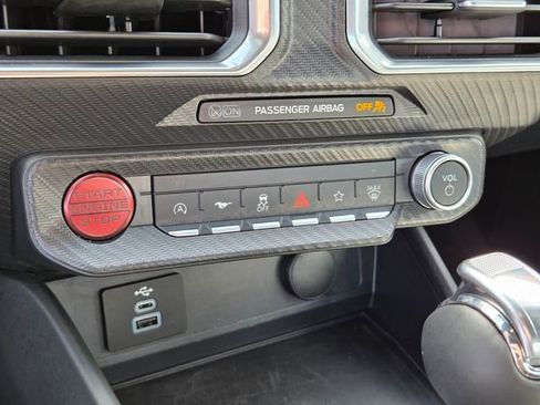 Used 2025 Ford Mustang Premium image 22