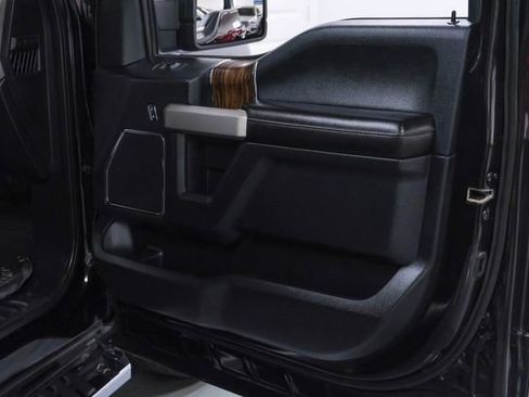 Used 2019 Ford F150 Lariat image 41