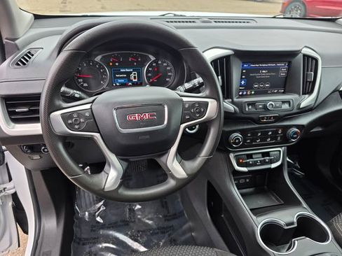 Used 2024 GMC Terrain SLE w/ LPO, Floor Liner Package AWD/4WD image 18