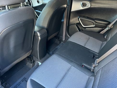 Used 2021 Kia Soul LX image 14