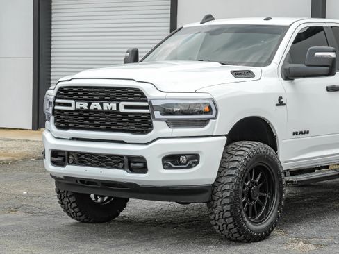 Used 2024 RAM 2500 Big Horn w/ Off Road Package AWD/4WD image 4