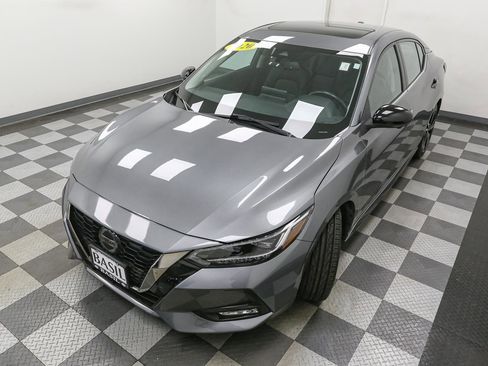 Used 2020 Nissan Sentra SR w/ Premium Package FWD image 6