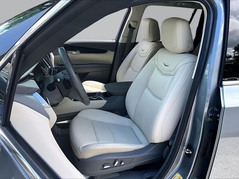 Used 2024 Cadillac XT6 Premium Luxury FWD image 8