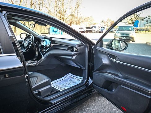 Used 2023 Toyota Camry SE image 16