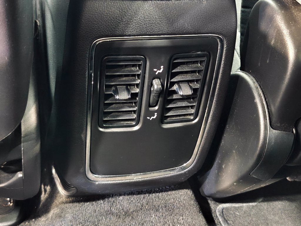Used 2012 Jeep Grand Cherokee Laredo AWD/4WD image 22