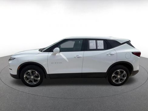 Used 2025 Chevrolet Blazer LT FWD image 9